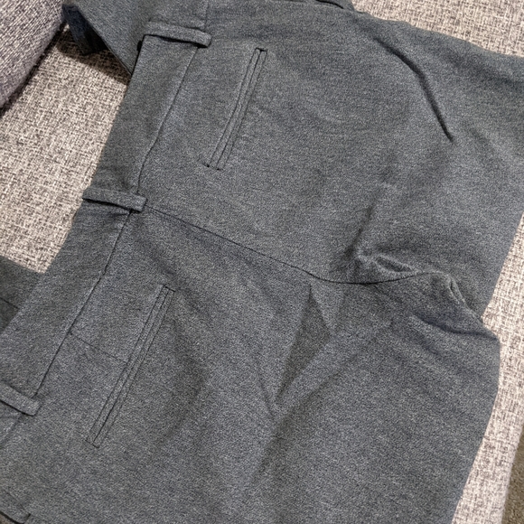 Size 12 Mossimo stretch tweed like capri - Picture 4 of 4